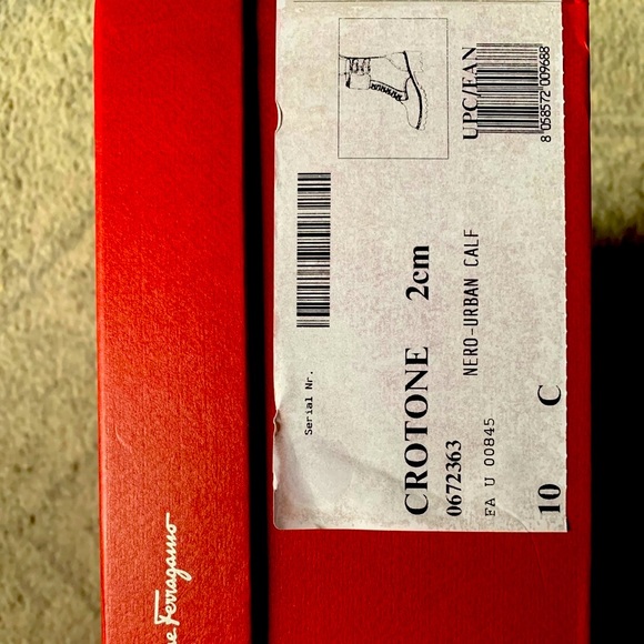 AUTHENTIC* Salvator Ferragamo Crotone Boots - Picture 9 of 10